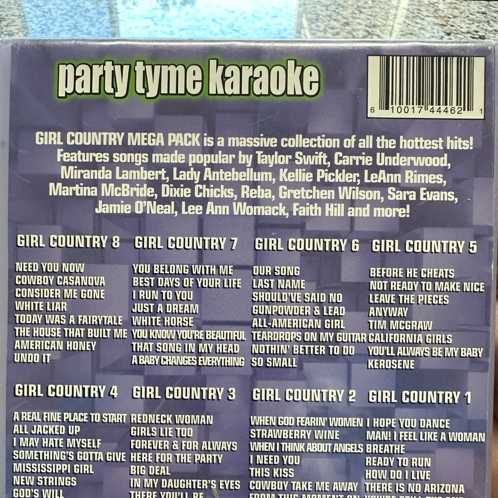 Party Tyne Karaoke Girl Country Mega Pack.  64 songs on 8 CDs/ 128 tracks